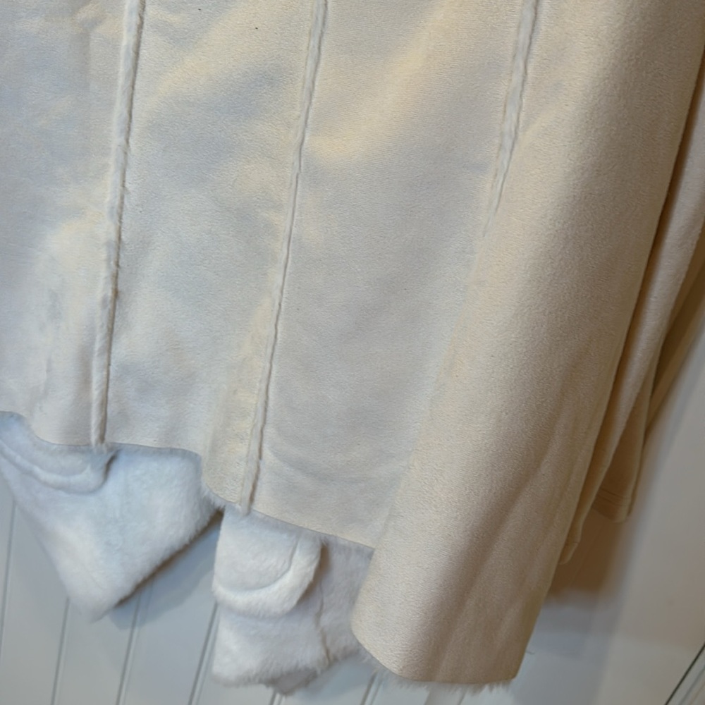 Torrid White Faux Suede & Faux Fur Drape Front Jacket Size 3 (3x 22-24) - Picture 6 of 8